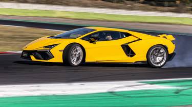 Lamborghini Revuelto